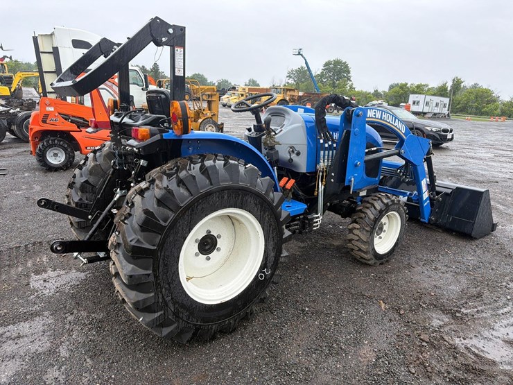 new-holland-workmaster-35-image-5
