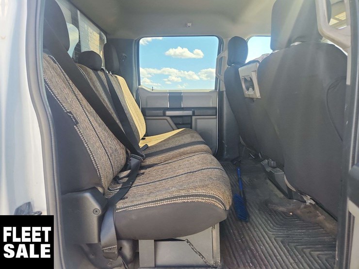 2021-ford-f550-image-28