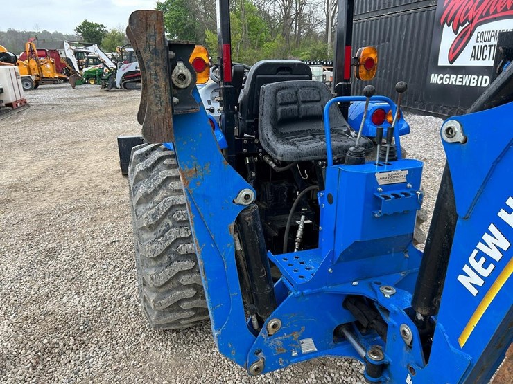 2015-new-holland-boomer-37-image-20