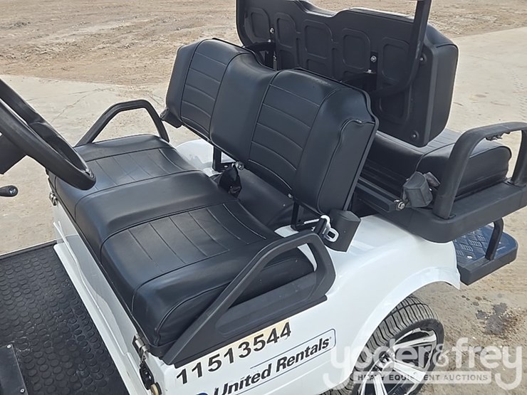 2022-evolution-classic-4-pro-electric-cart-4-seater-image-26