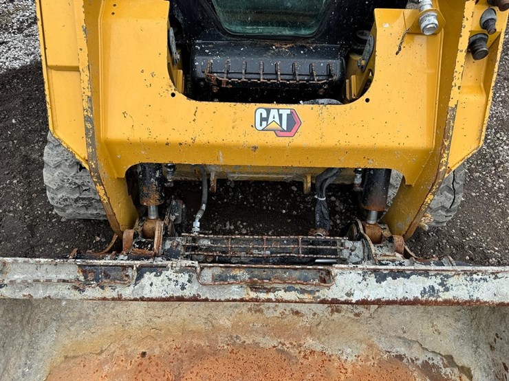 2023-caterpillar-259d3-image-11