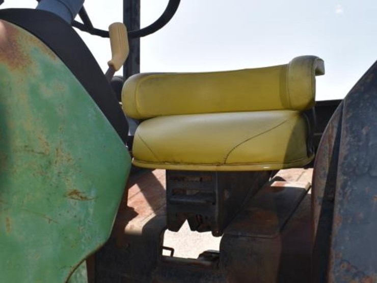 john-deere-4040-image-13