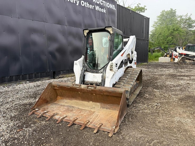 2019-bobcat-t740-image-8
