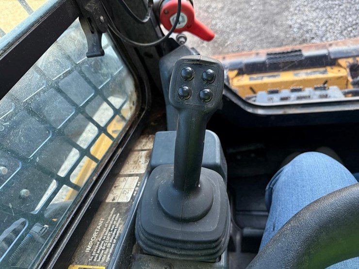 2023-deere-333g-image-23