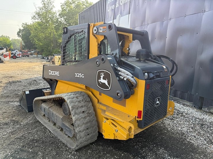 2021-deere-325g-image-2