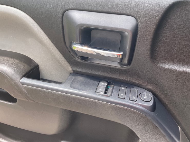2017-chevrolet-2500-image-43