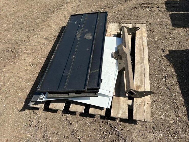 truck-toolbox-doors,-hitch,-mud-flaps-image-5