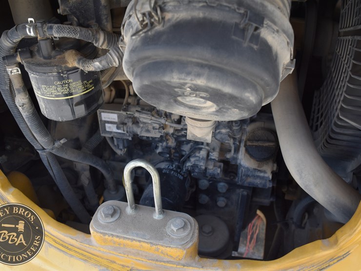 2020-deere-35g-image-40