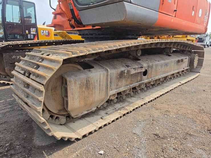 hitachi-zx330-image-8