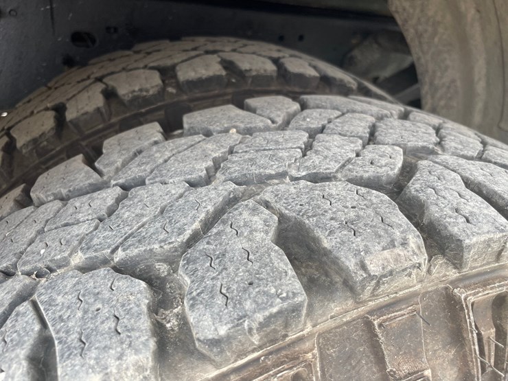2021-chevrolet-3500-image-28