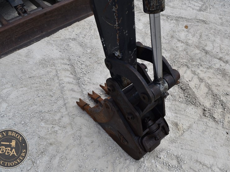 2020-deere-35g-image-21