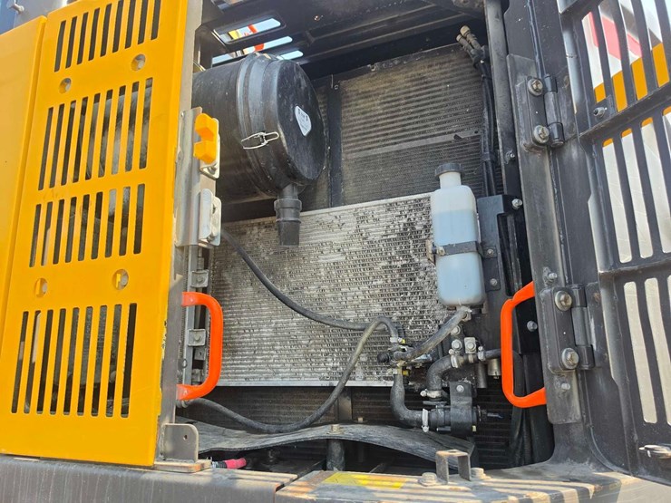 2022-volvo-ecr355el-image-12