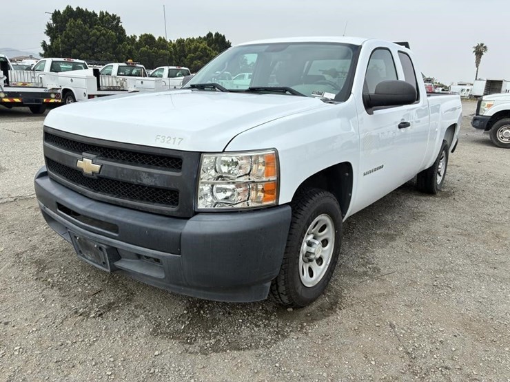 2011-chevrolet-1500-image-1