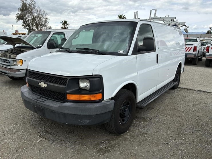2008-chevrolet-express-3500-image-1