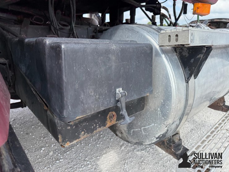 2000-mack-ch600-image-13