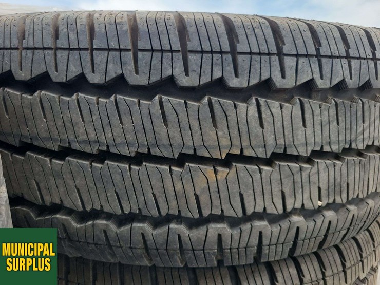 4-tires-continental-235/65r16c-image-5