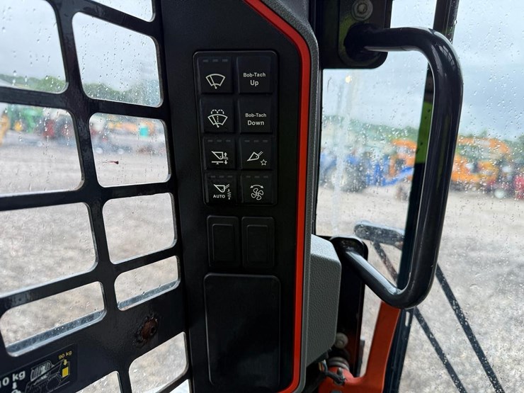 2021-bobcat-t66-image-27