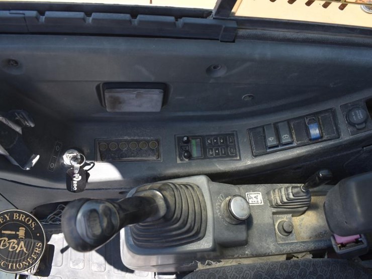 2017-case-cx57c-image-56