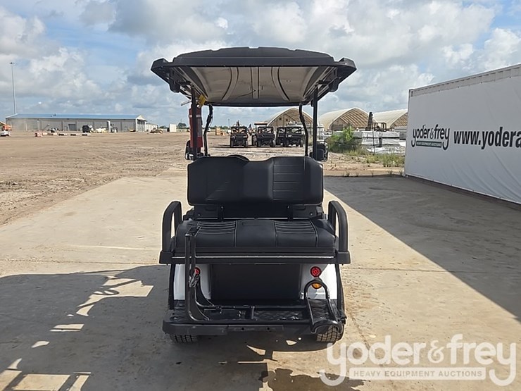 2022-evolution-classic-4-pro-electric-cart-4-seater-image-4