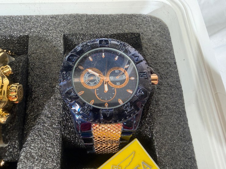 #84577-•-box-of-invicta-watches-image-11