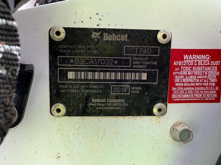 2019-bobcat-t740-image-28