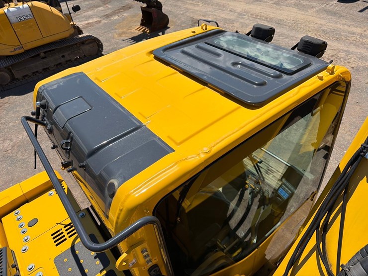 komatsu-pc238us-lc-11-image-23