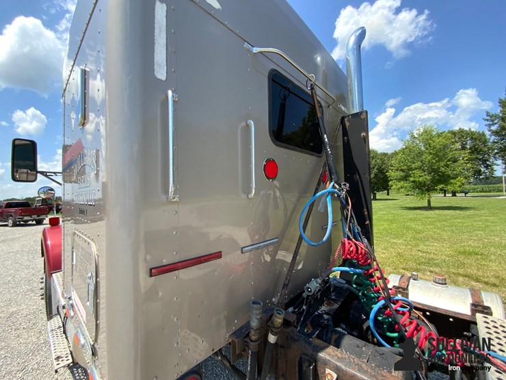 2001-kenworth-t800-image-19