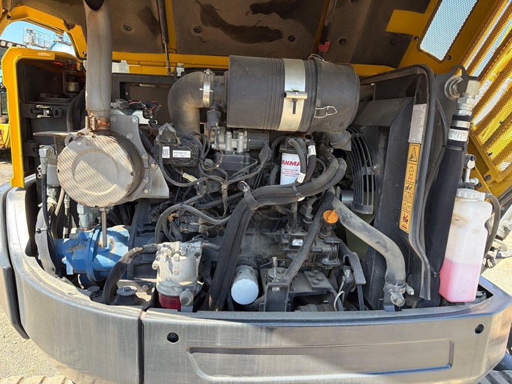 2019-new-holland-e60c-image-14