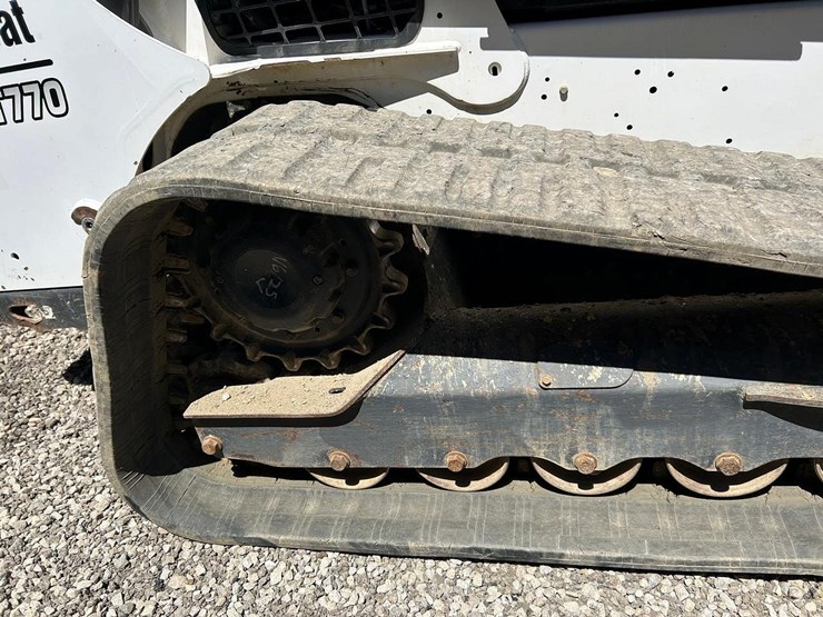 2021-bobcat-t770-image-13