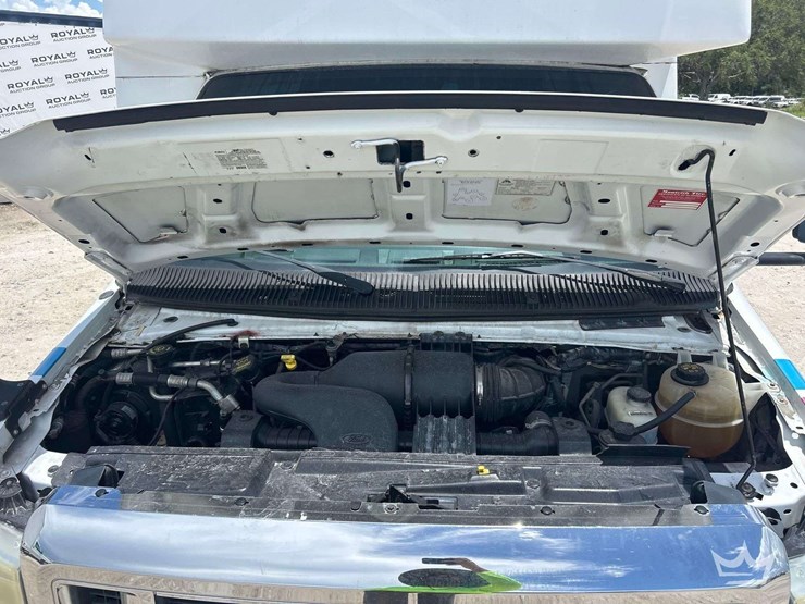 2015-ford-e450-image-9