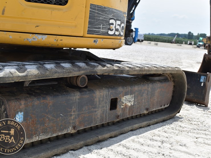 2020-deere-35g-image-36