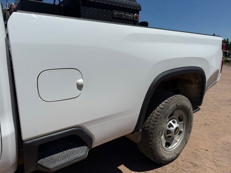 2019-chevrolet-2500hd-image-22