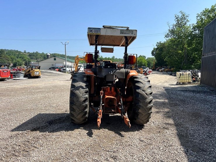 new-holland-tn70a-image-5