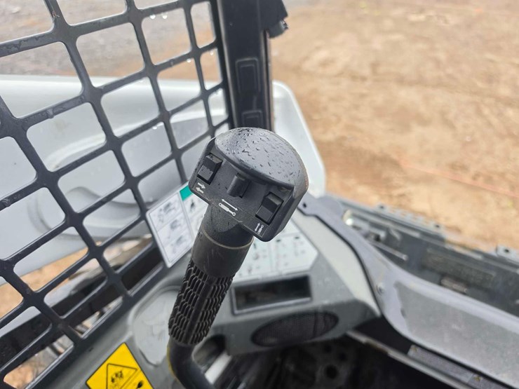 2024-bobcat-s590-image-22