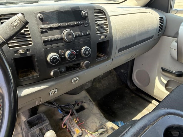 2012-gmc-sierra-2500-image-21