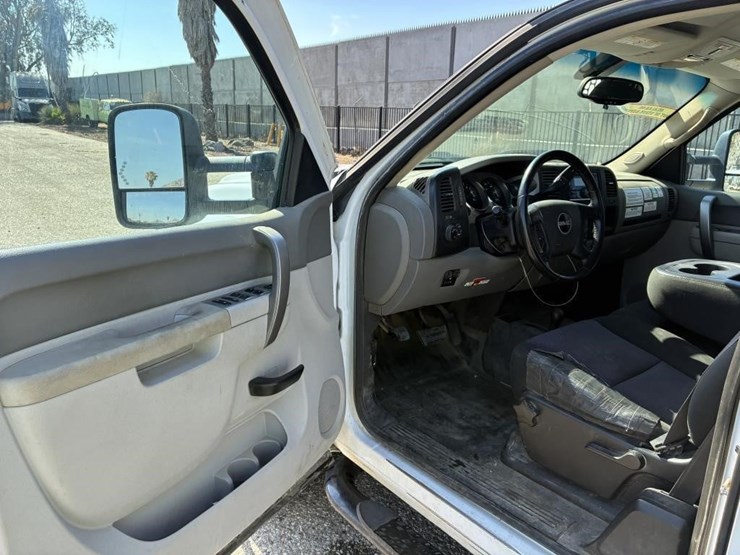 2012-gmc-sierra-2500-image-16