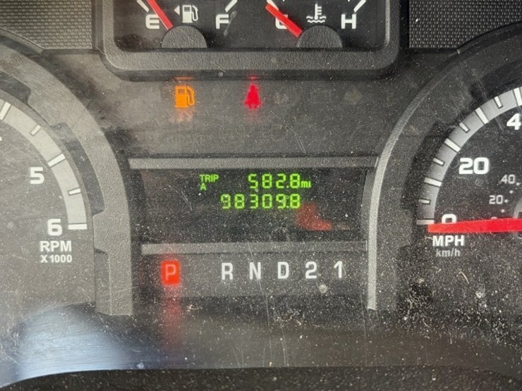 2013-ford-e350-image-33