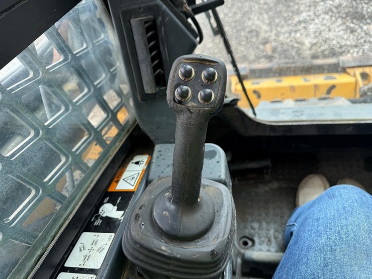 deere-333e-image-22