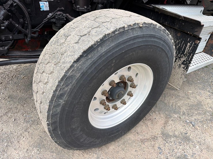 2013-kenworth-t880-image-14