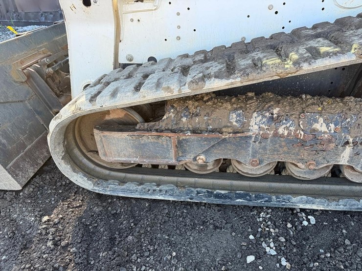 2019-bobcat-t740-image-17