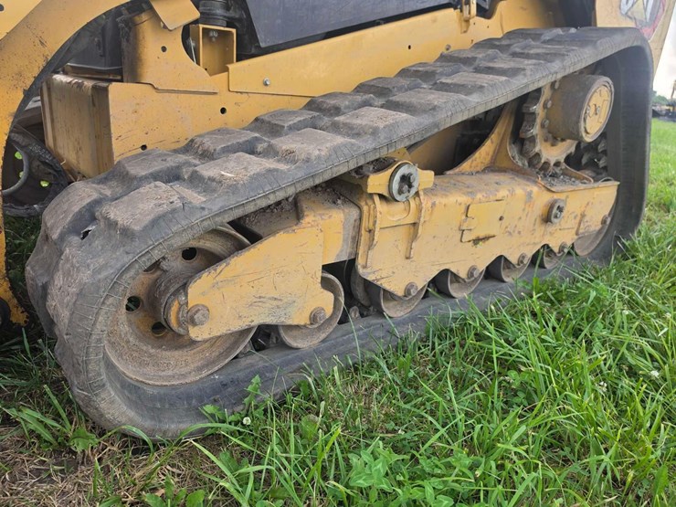2021-caterpillar-299d3-image-8
