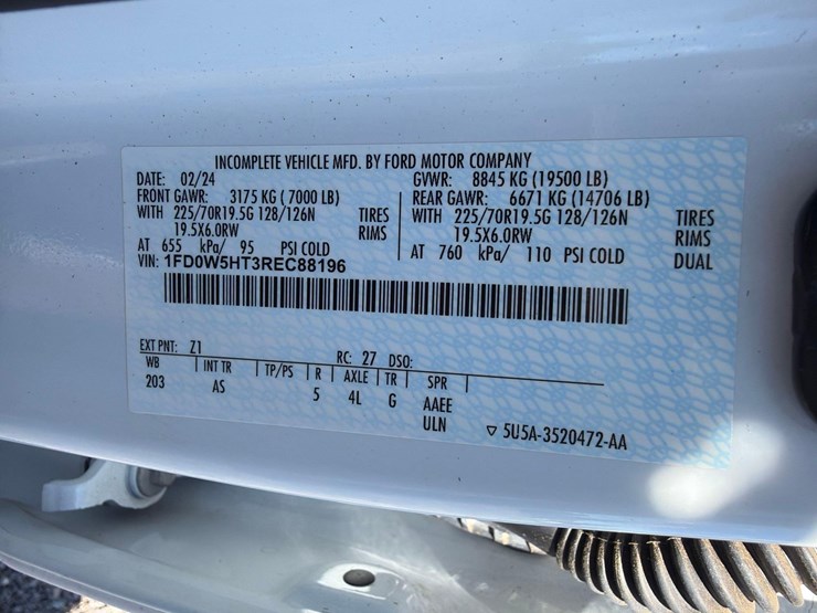 2024-ford-f550-image-24