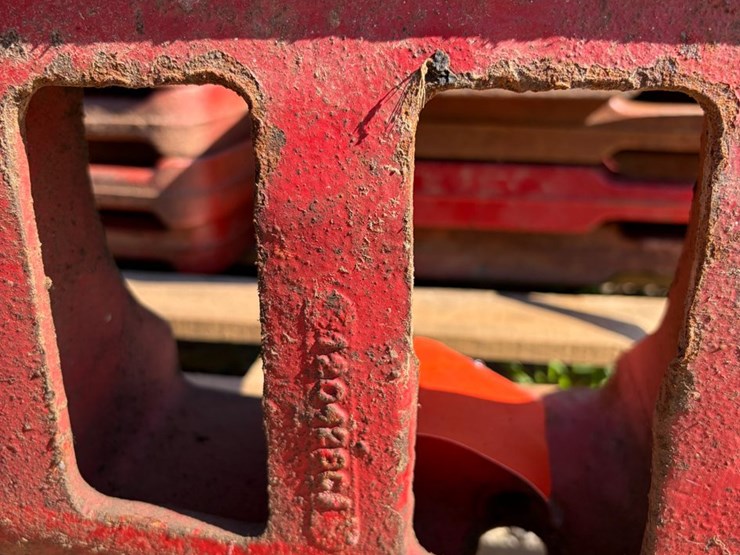 #8351-•-international-tractor-weight-bracket-image-7