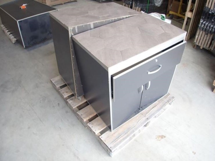 31-in.-x-75-in.-rolling-storage-cabinet(s)-image-12