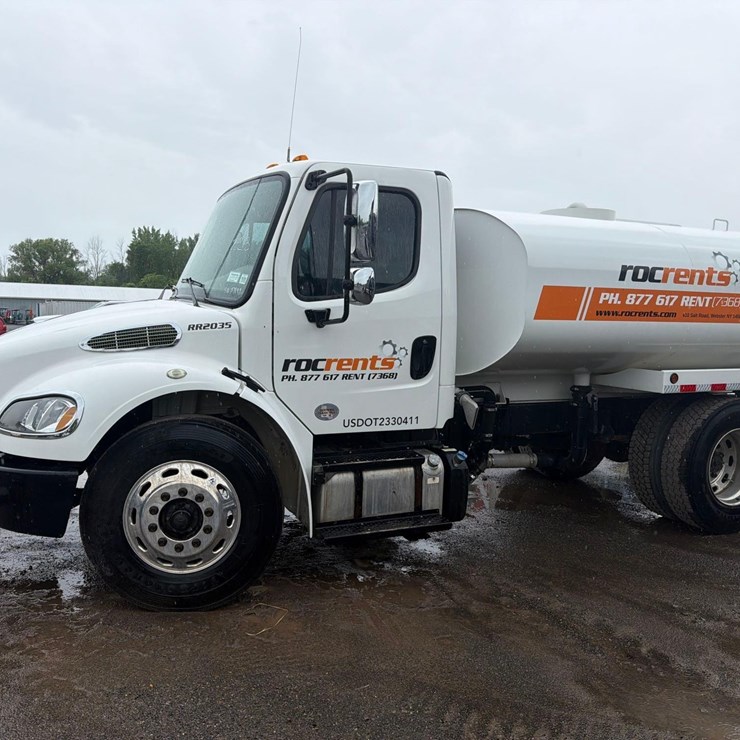 2015 FREIGHTLINER M2 106