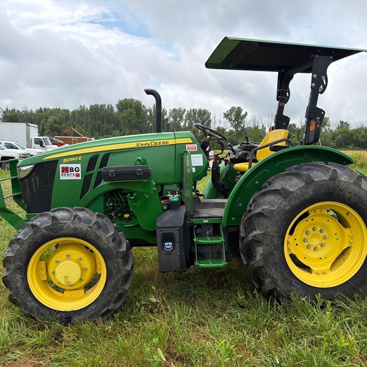 JOHN DEERE 5090E