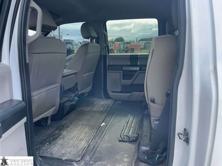 2021-ford-f250-image-16