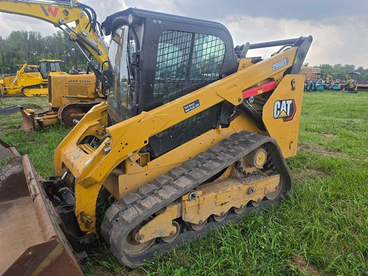 2021-caterpillar-299d3-image-2