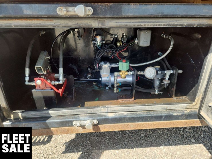 2021-ford-f550-image-25