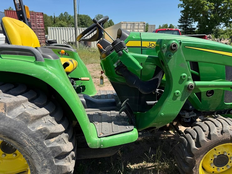 john-deere-3032e-image-18